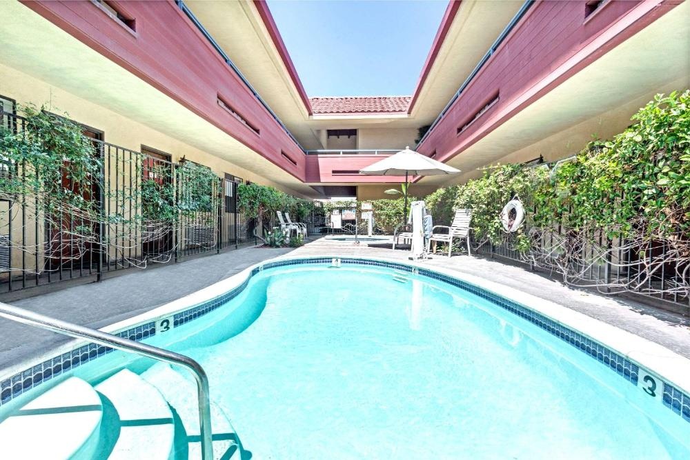 Vantage Point Inn - Woodland Hills